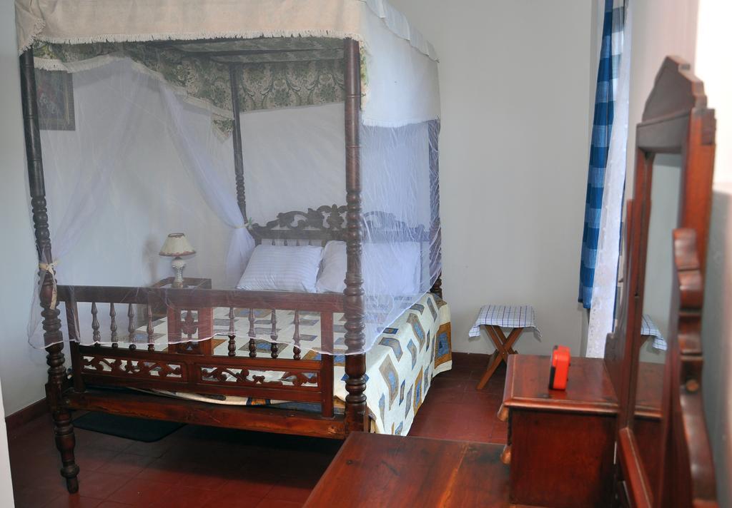 Primrose Inn كاندي المظهر الخارجي الصورة