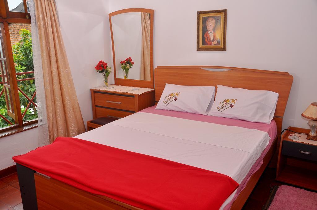 Primrose Inn كاندي المظهر الخارجي الصورة