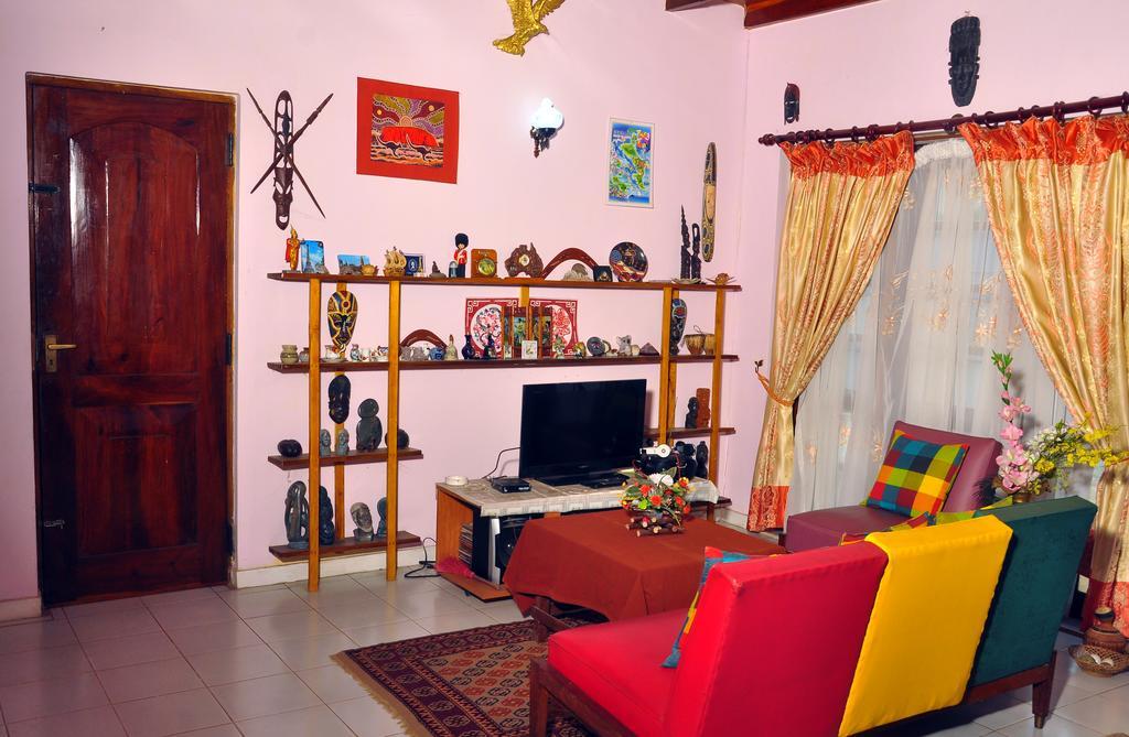 Primrose Inn كاندي المظهر الخارجي الصورة