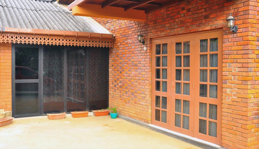 Primrose Inn كاندي المظهر الخارجي الصورة