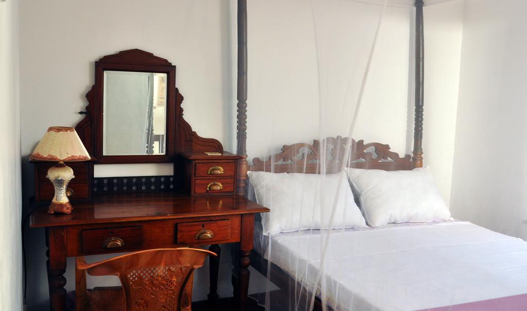 Primrose Inn كاندي المظهر الخارجي الصورة