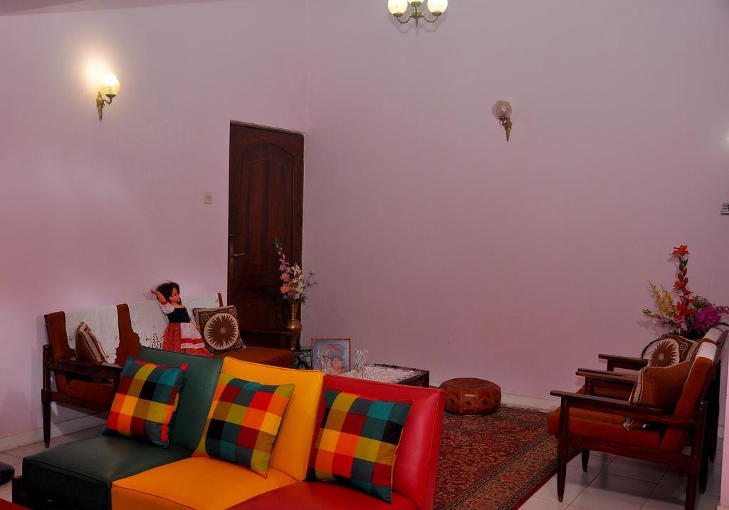 Primrose Inn كاندي المظهر الخارجي الصورة