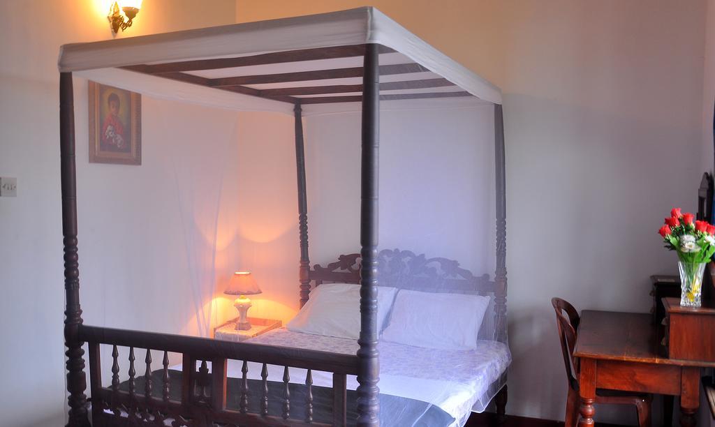 Primrose Inn كاندي المظهر الخارجي الصورة
